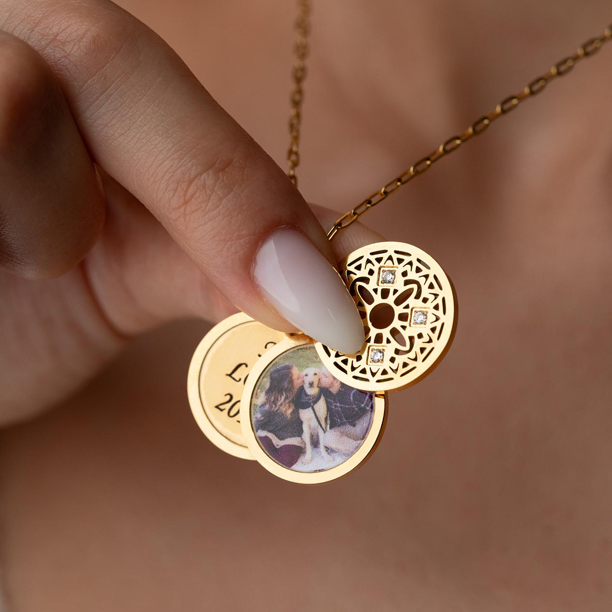 Custom Locket Necklace with Photo, Personalized Photo Pendant, Engravable Memorial Jewelry, Mothers Day Gift for Her